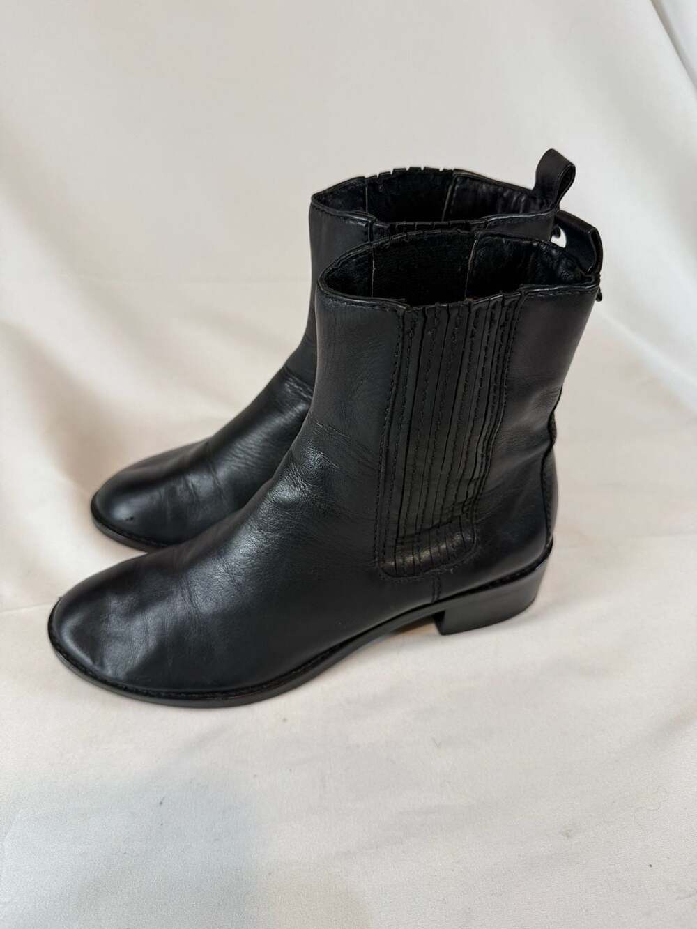 Michael Kors Womens Black Leather Chelsea Ankle Boots Quiet Luxury Old Money Whi